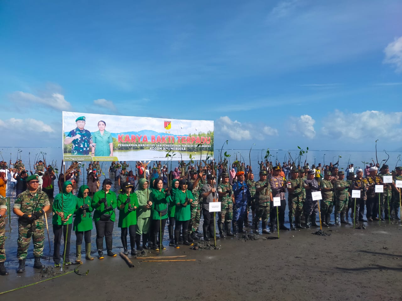 Karya Bakti Terpadu Kodam XIII Merdeka Tanam 5000 Bibit Mangrove Bersama Masyarakat di Arakan Tatapaan, Minahasa Selatan